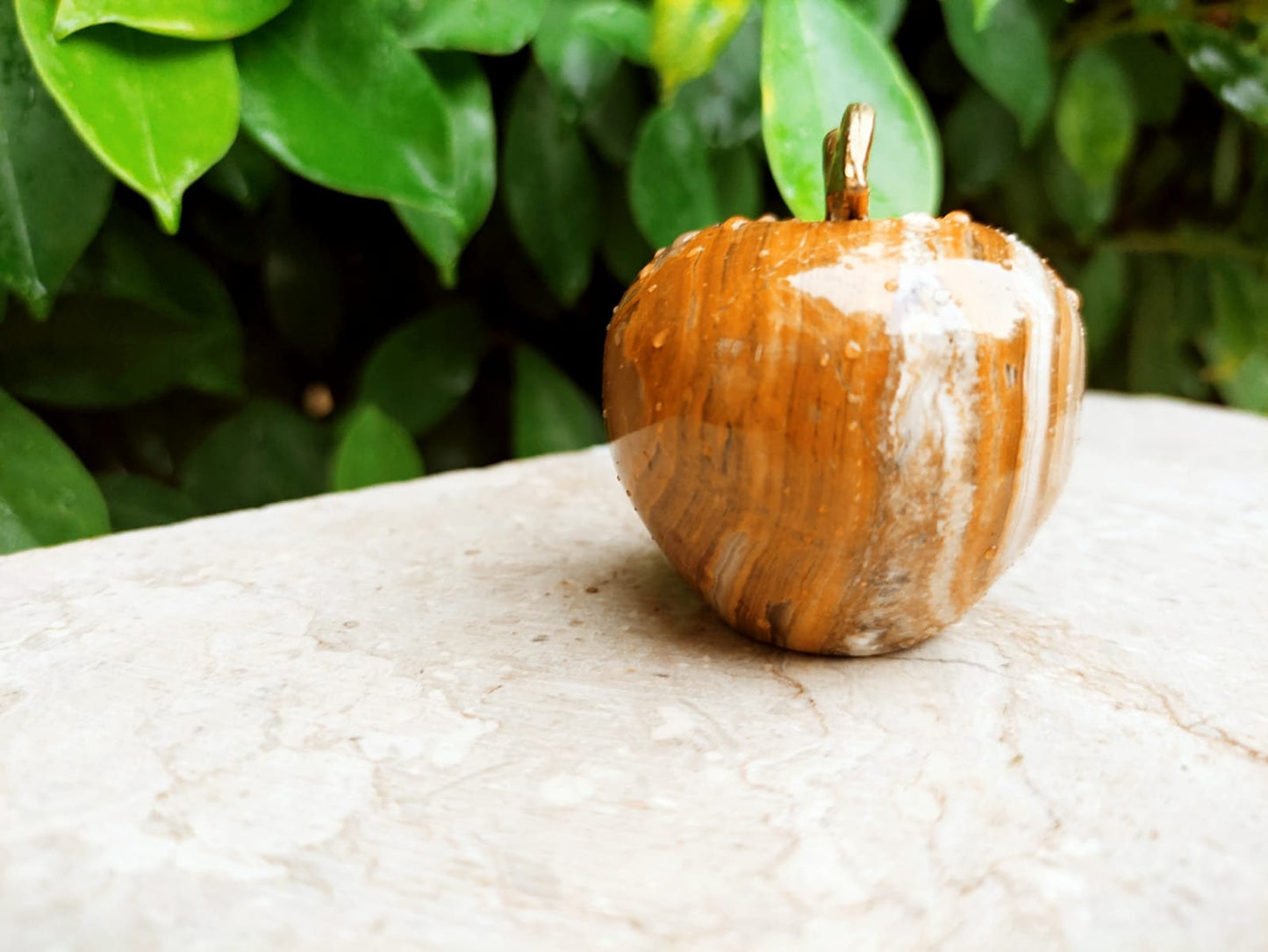 Decoration Piece Handmade Marble Home Decor Apple Paperweight Office Table Decoration Study Room Decor Paperweight Teacher Gifts