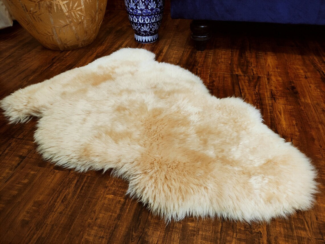 Genuine Baby Sheepskin Rug Champagne Ivory Black Sheepskin Single Pelt Wool Fur Throw Floor Rug 2.5ft x 1.5ft Australian Sheepskin rug Soft Floor Matt