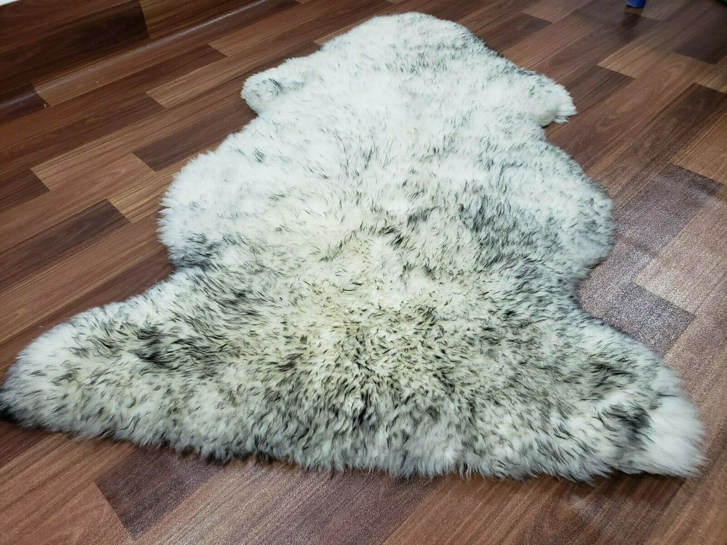 Genuine Real Australian Sheepskin / Lambskin Rug | Sheepskin throw | Chair Cover | Soft and Silky Rug | Ivory and Brown Single Pelt 2x3